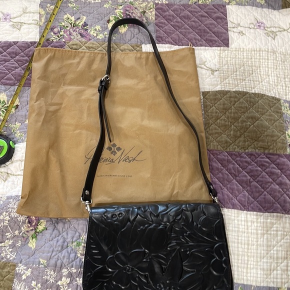 New Patricia Nash tooled leather bag - Picture 11 of 11